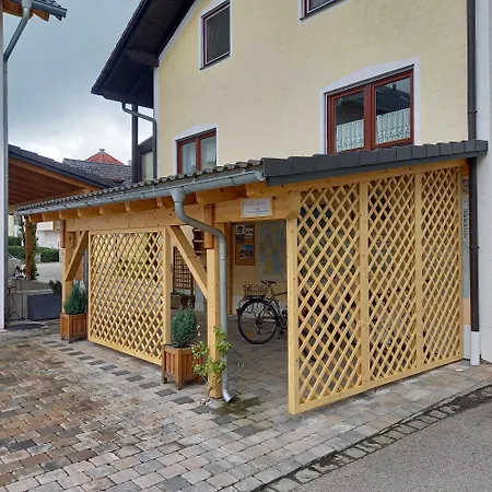 Haus Tobias Апартаменты *